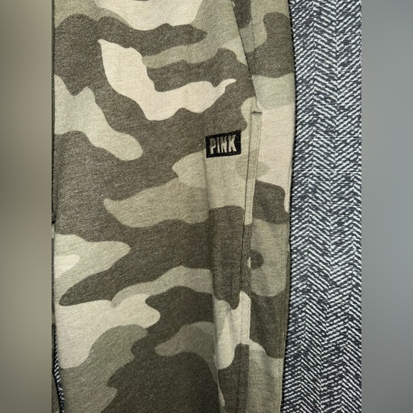 VS PINK Camo Sweatpants - Picture 3 of 6